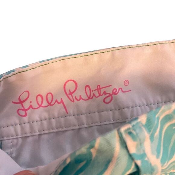 Lilly Pulitzer The Callahan Shorts in Shorely Blue Sea Cups Sz 2 Blue Seashells - Picture 4 of 6
